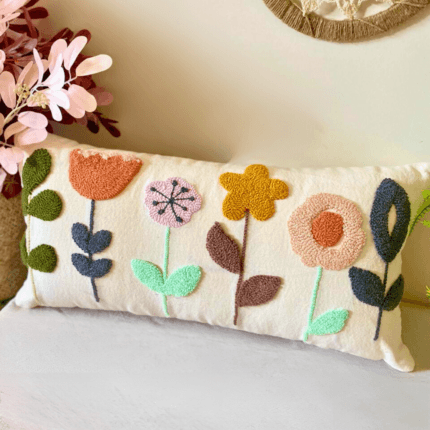 Flower tufted cushion with filler