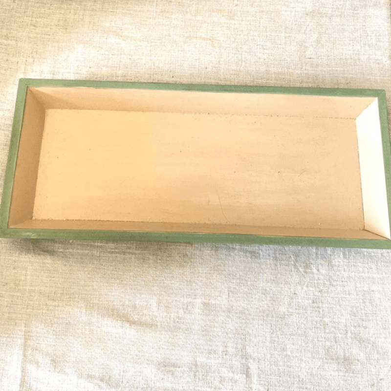 TRAY