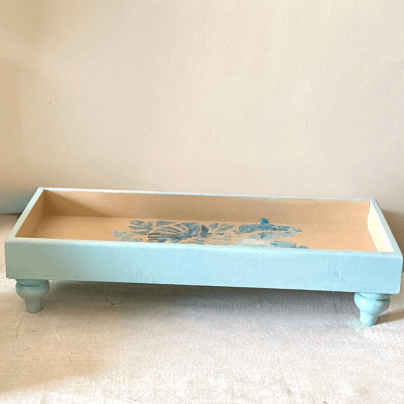TRAY