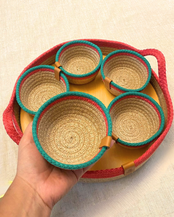 knitted jute tray with red and green design and five bowl set