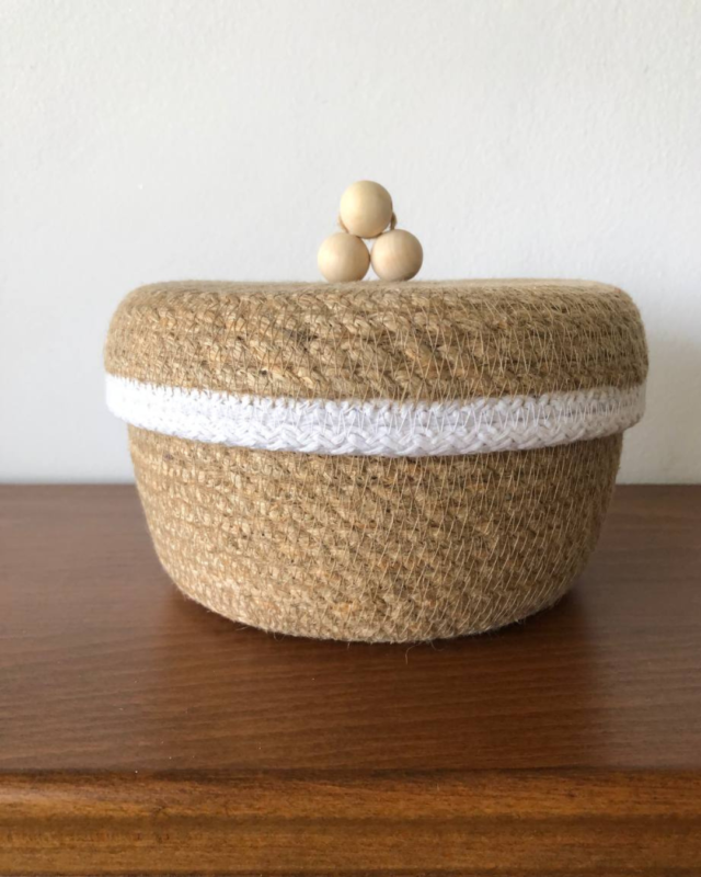 JUTE/WHITE