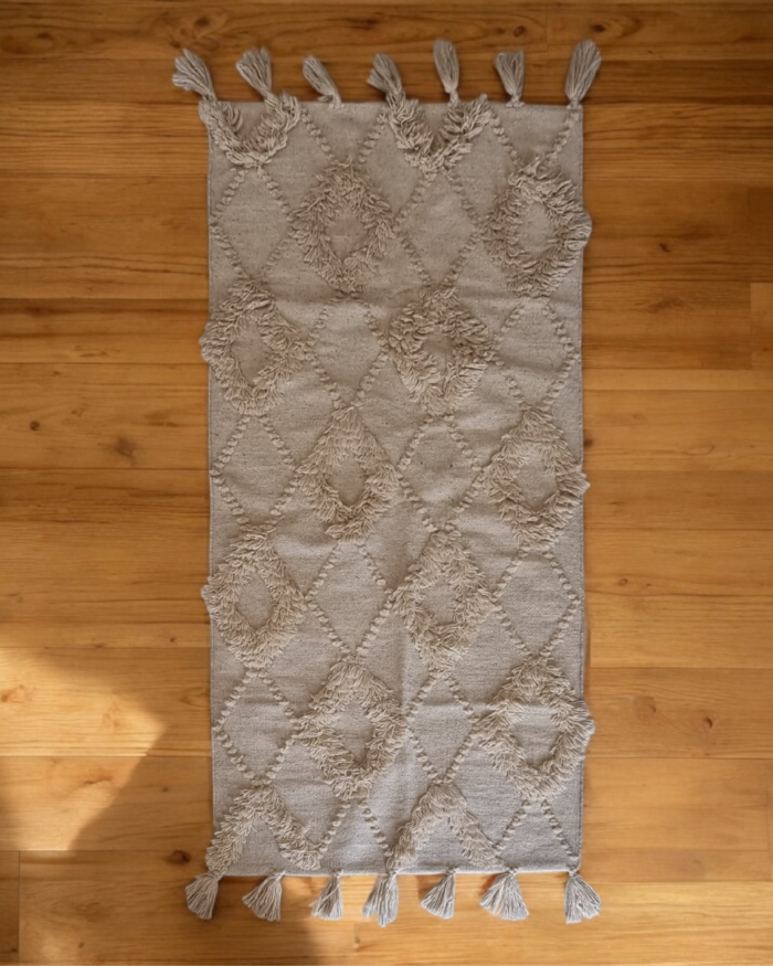 Handmade embossed tufted carpet