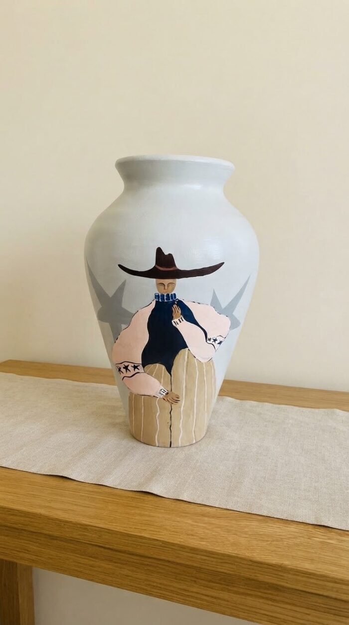 Hand-Painted Cowboy Artwork Pottery Vase for Tabletop, 37 cm, White/Beige - Image 3